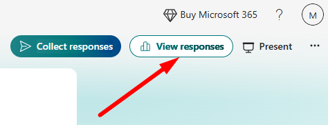 red arrow pointing to the “View responses” tab in Microsoft Forms