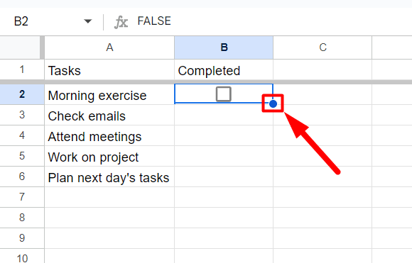 red arrow pointing to round dot to the right bottom of a selected cell